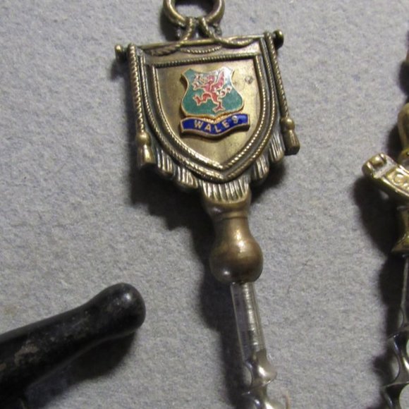 LOT (8) VINTAGE CORKSCREWS. - Picture 8 of 8